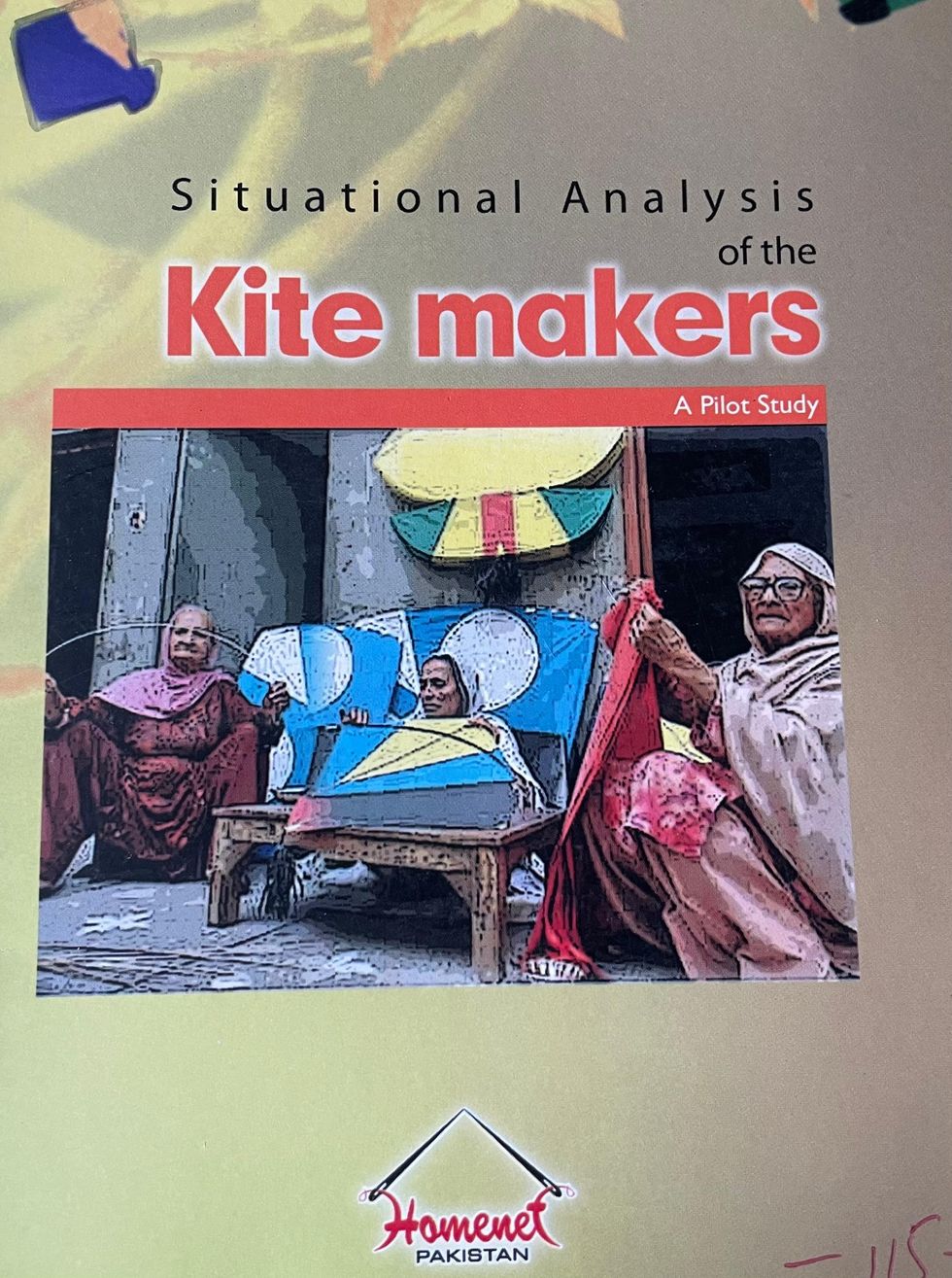 Home-based women workers craft kites at home. According to the Homenet study, 90% of the kite-making industry is made up of women in the informal sector.
