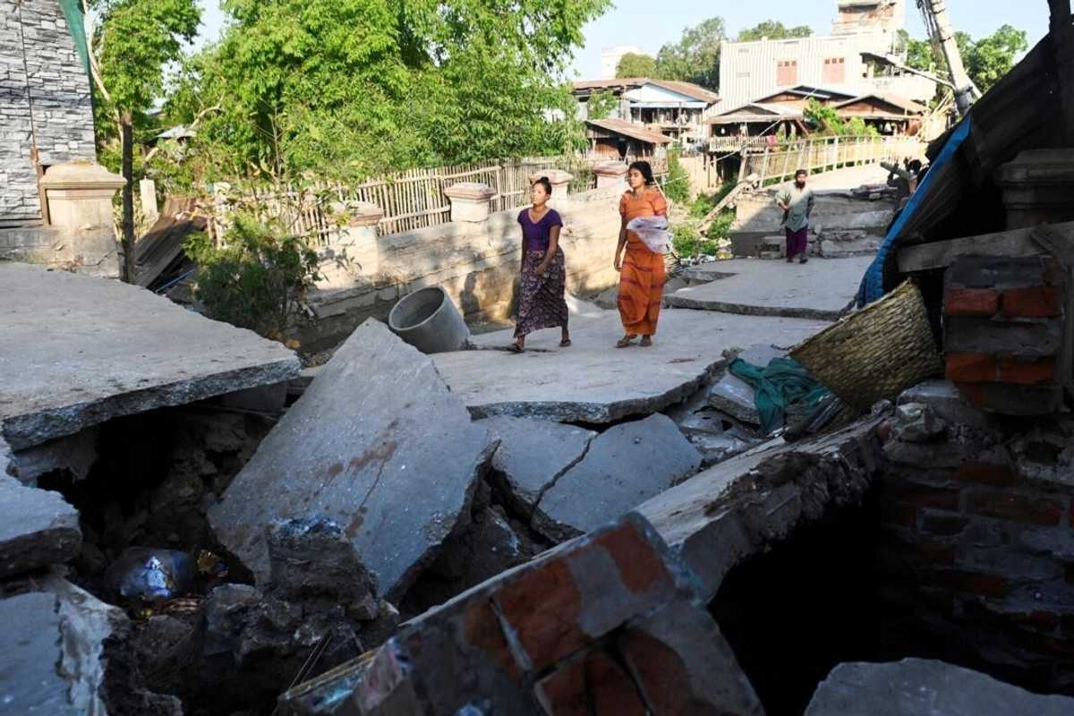 Myanmar quake victims mark new year camped in ruins