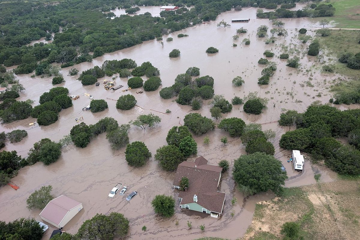 Texas flood toll passes 100 as more bodies recovered