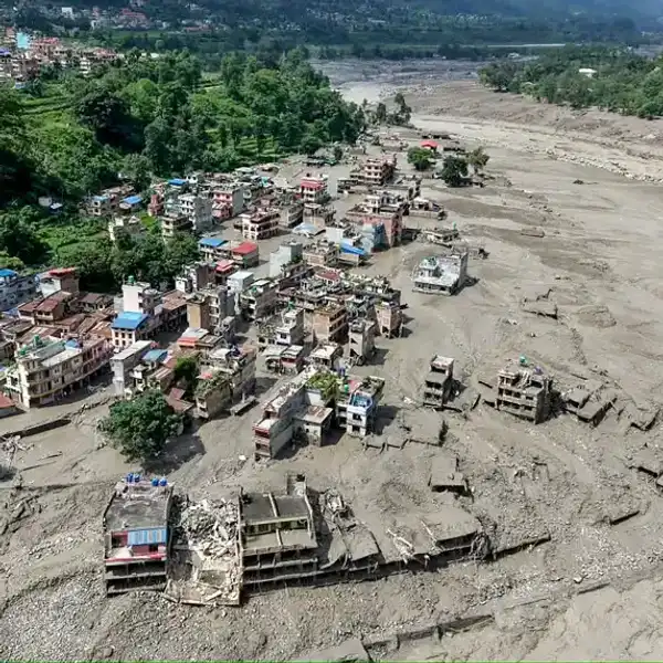 Fresh flood warnings issued for Nepal and Tibet as death toll rises to 392 with 1,400 still missing