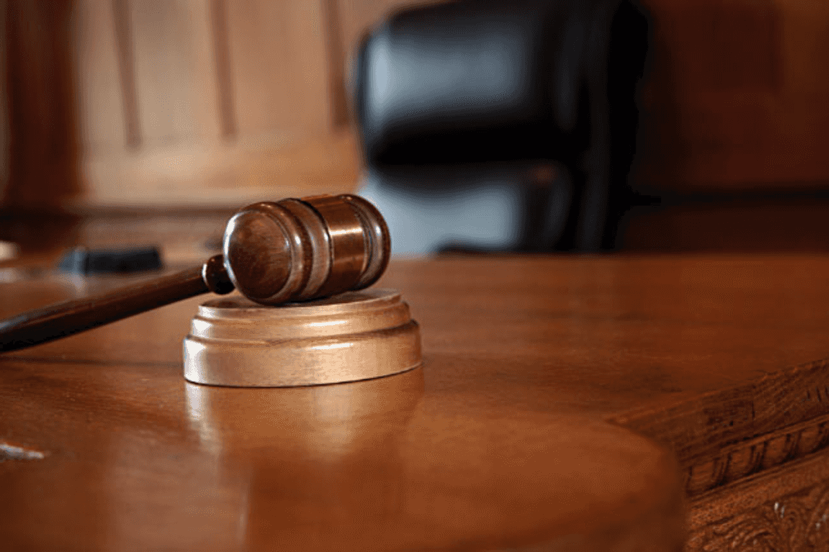 Defense secrets, a Russian link and a courtroom battle