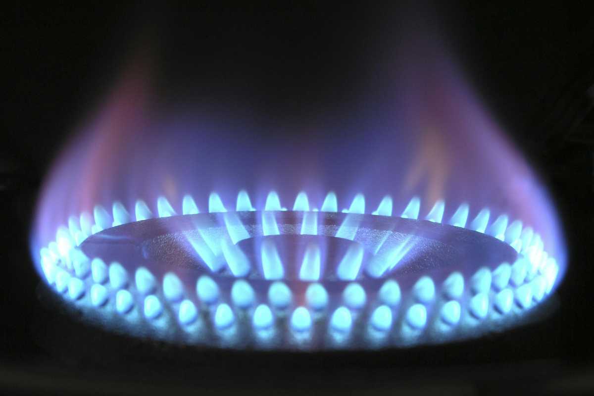 Regulator proposes hike in SNGPL gas tariff, cut for SSGCL from July