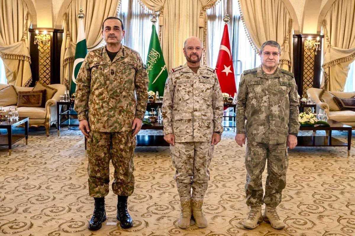 Military chiefs of Saudi Arabia, Pakistan, and Türkiye meet in Riyadh to operationalize Makkah Defense Pact