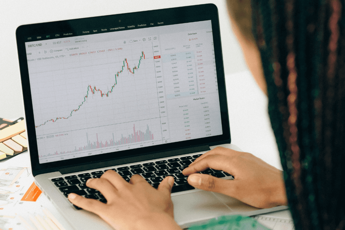 ADB maintains Pakistan’s growth at 3%, inflation under 6% for FY26