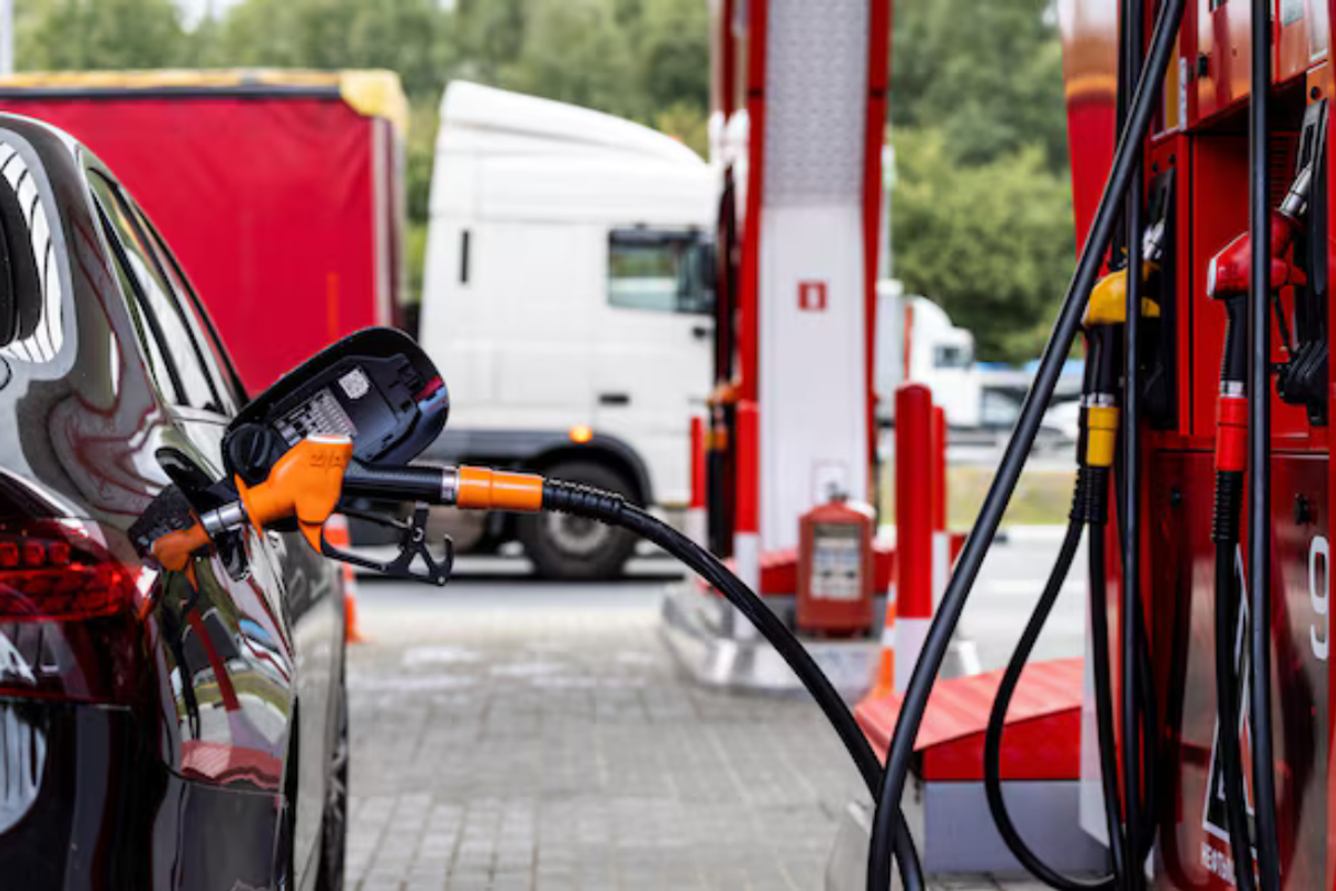 Pakistan petroleum levy collection hits record PKR 1.22 trillion