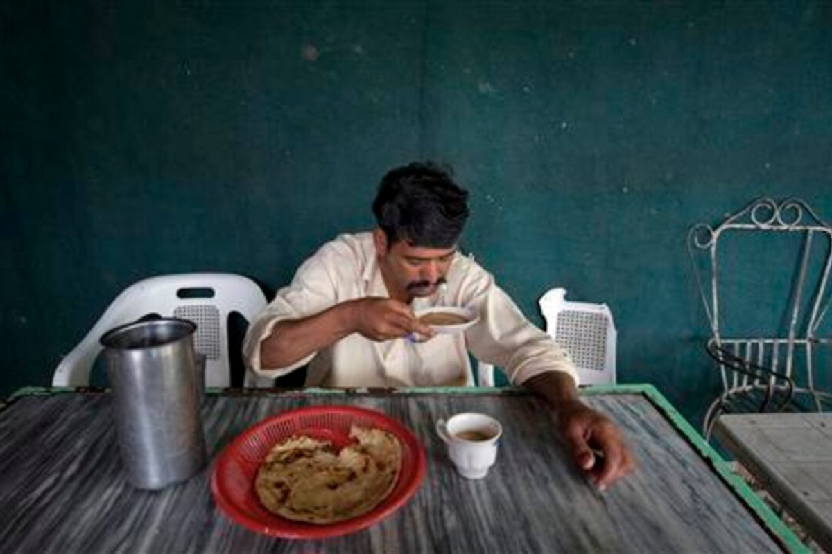 Pakistan households eat less despite signs of economic stability