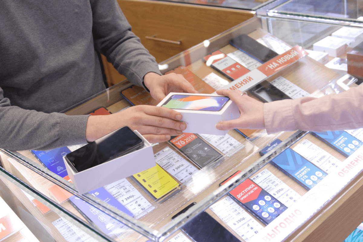 Pakistan targets $2.5 billion in mobile, IT equipment exports under new policy