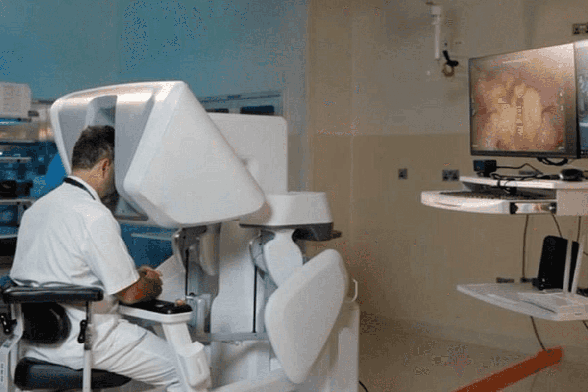 Abu Dhabi clinic performs first cross-border robotic kidney surgery