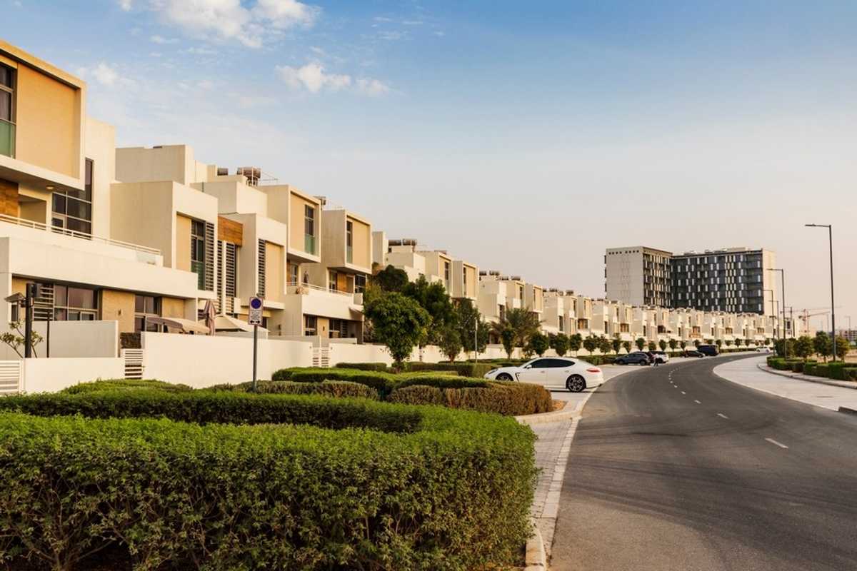 IMF urges Pakistan to strengthen oversight of real estate transactions