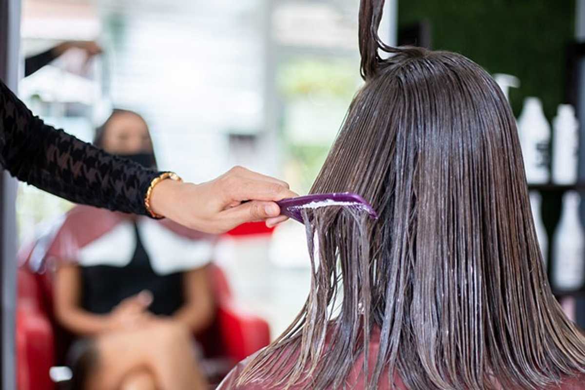 Rare Kidney Risk Linked to Hair Straightening: UAE Doctors Issue Warning