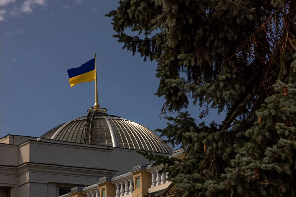 Ukraine parliament cancels session over threat of Russian attack