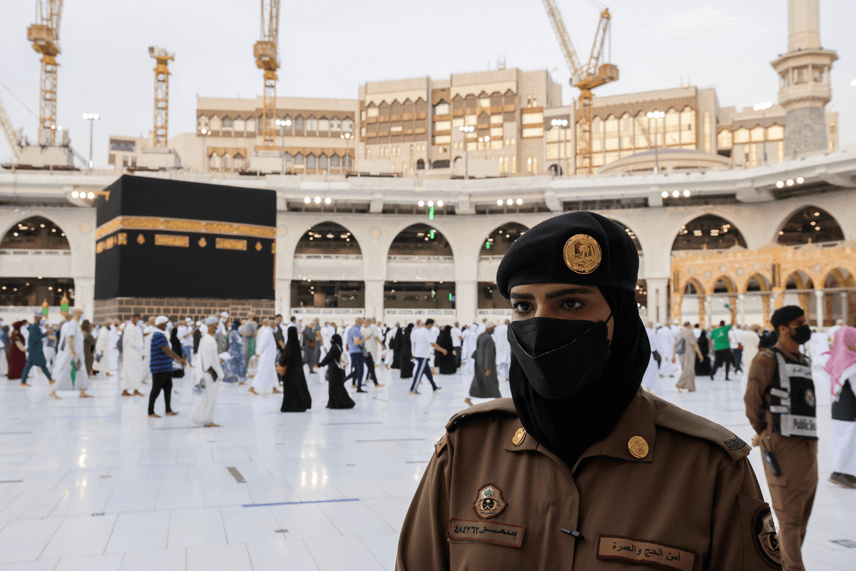 Saudi Arabia warns of strict penalties for visa violations as Hajj season nears