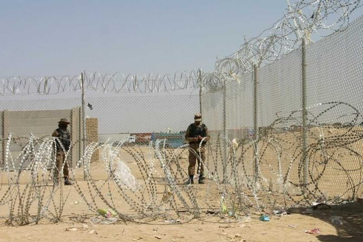 Pakistan says 15-20 Afghan Taliban killed as forces repel attacks near key border crossing