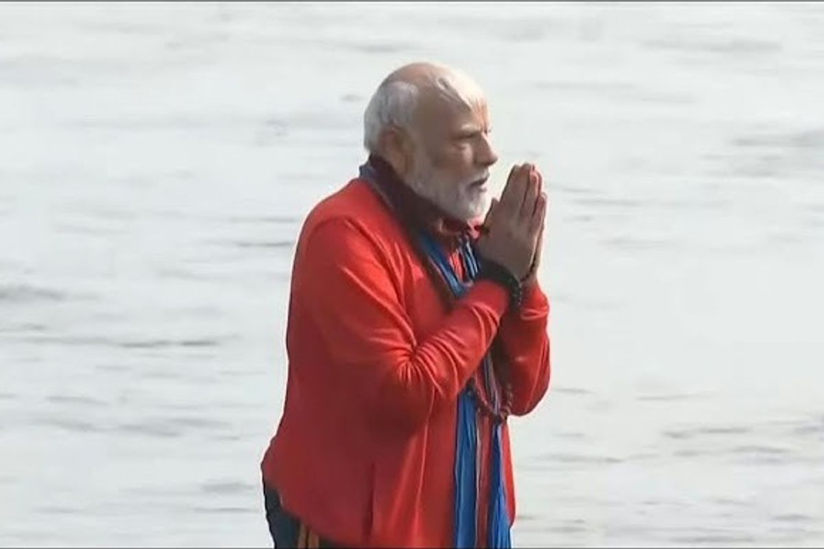 India's Modi takes ritual dip at Hindu mega-festival