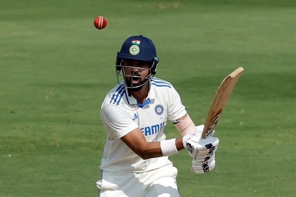 India's opening dilemma continues as Rahul, Easwaran flunk audition