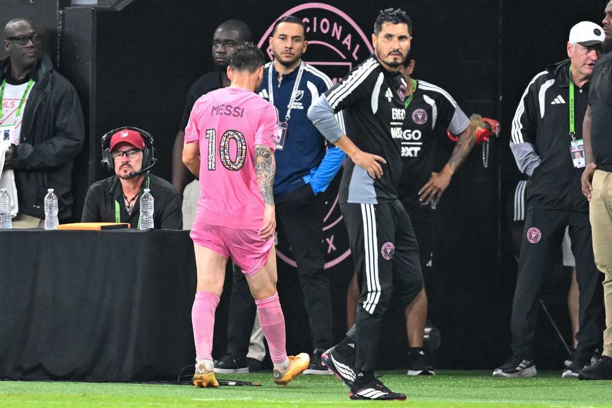Messi exits Inter Miami game in injury scare weeks before World Cup