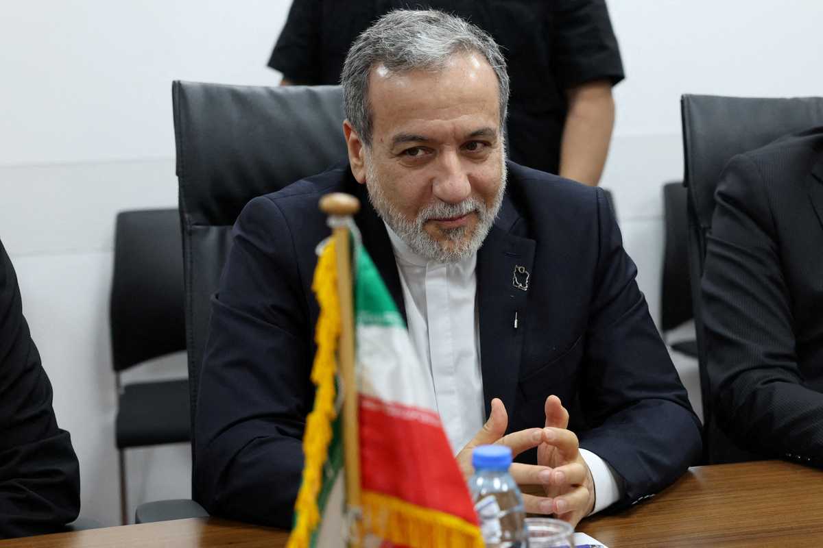 Iran foreign minister to attend OIC meet in Turkey on Saturday, source says
