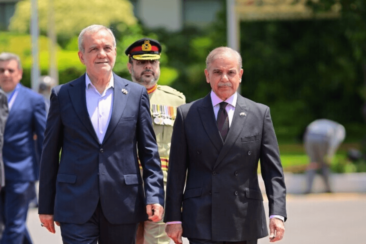 Pakistan PM, Iranian president discuss Gulf unrest and peace efforts