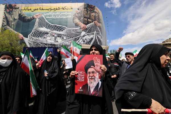 Thousands of Iranians rally in memory of late supreme leader Khamenei