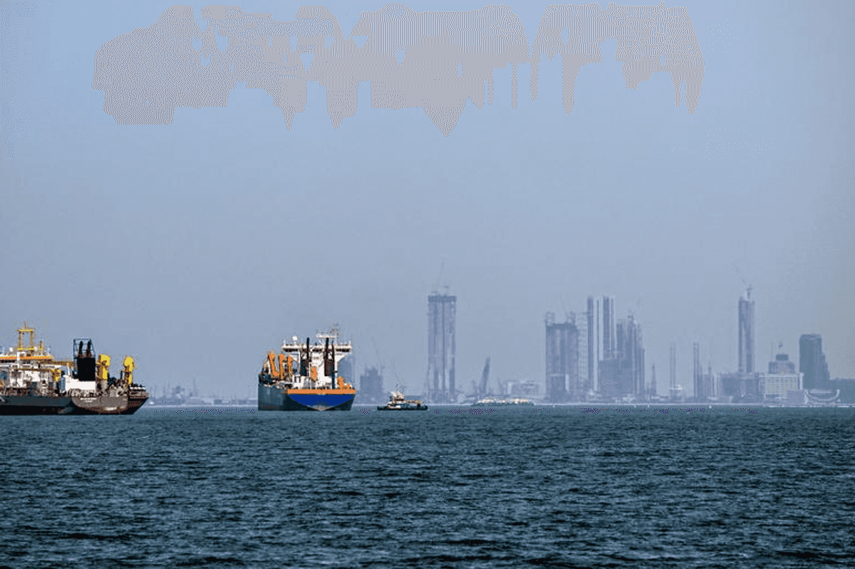 Feared Iran oil slick smaller, may be from infrastructure: group