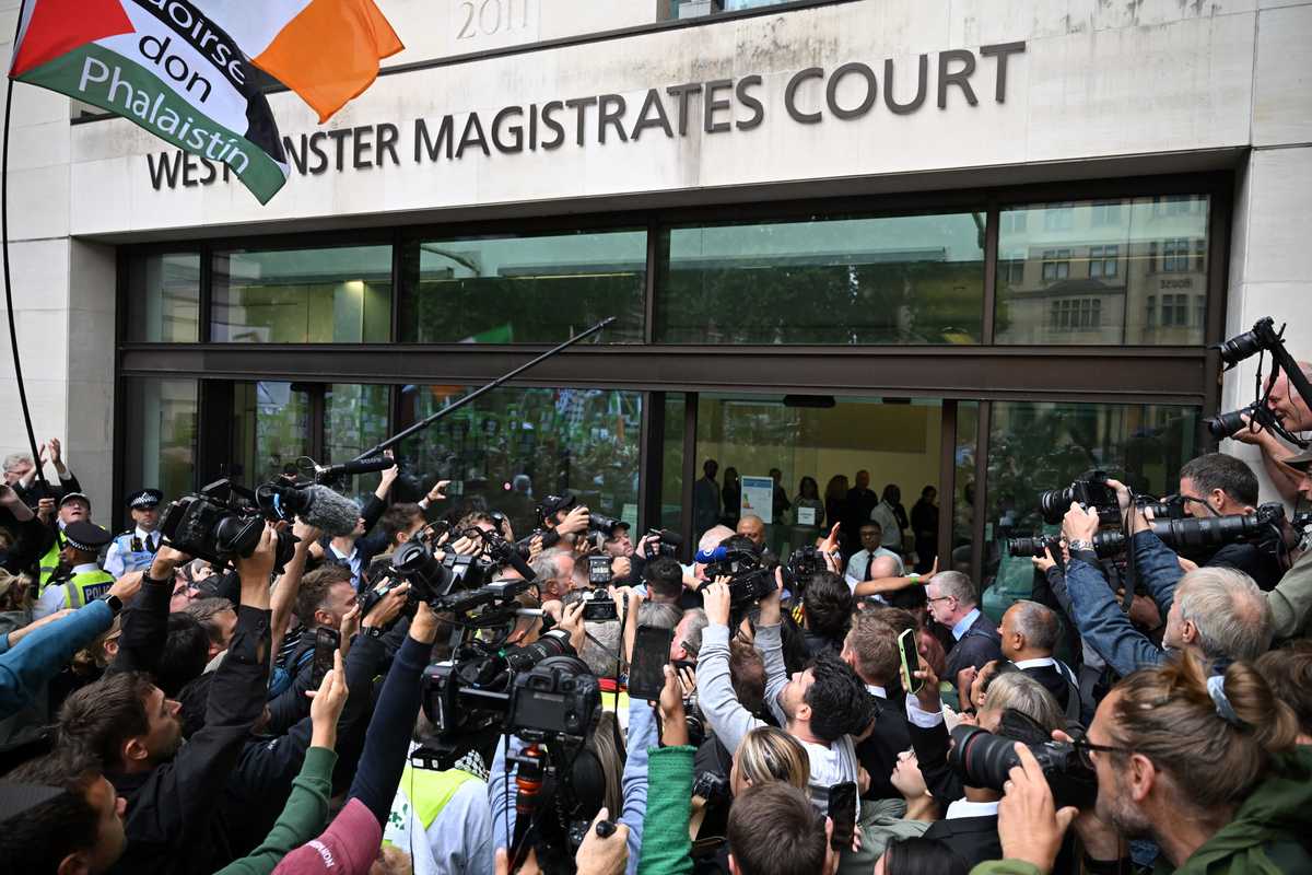 Kneecap fans protest outside court in support of rapper