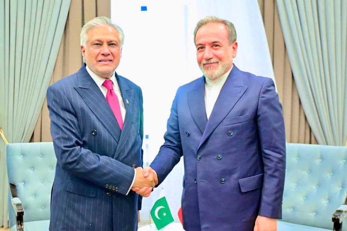 Dar and Araghchi discuss regional situation, energy supplies