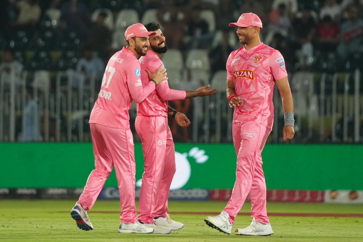 United crush Kings to seal top-two finish in PSL