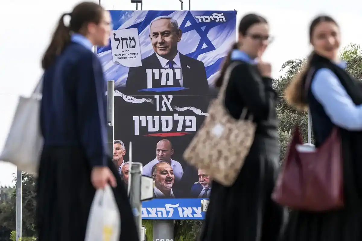 Israelis vote in tight race that could end Netanyahu’s Rule