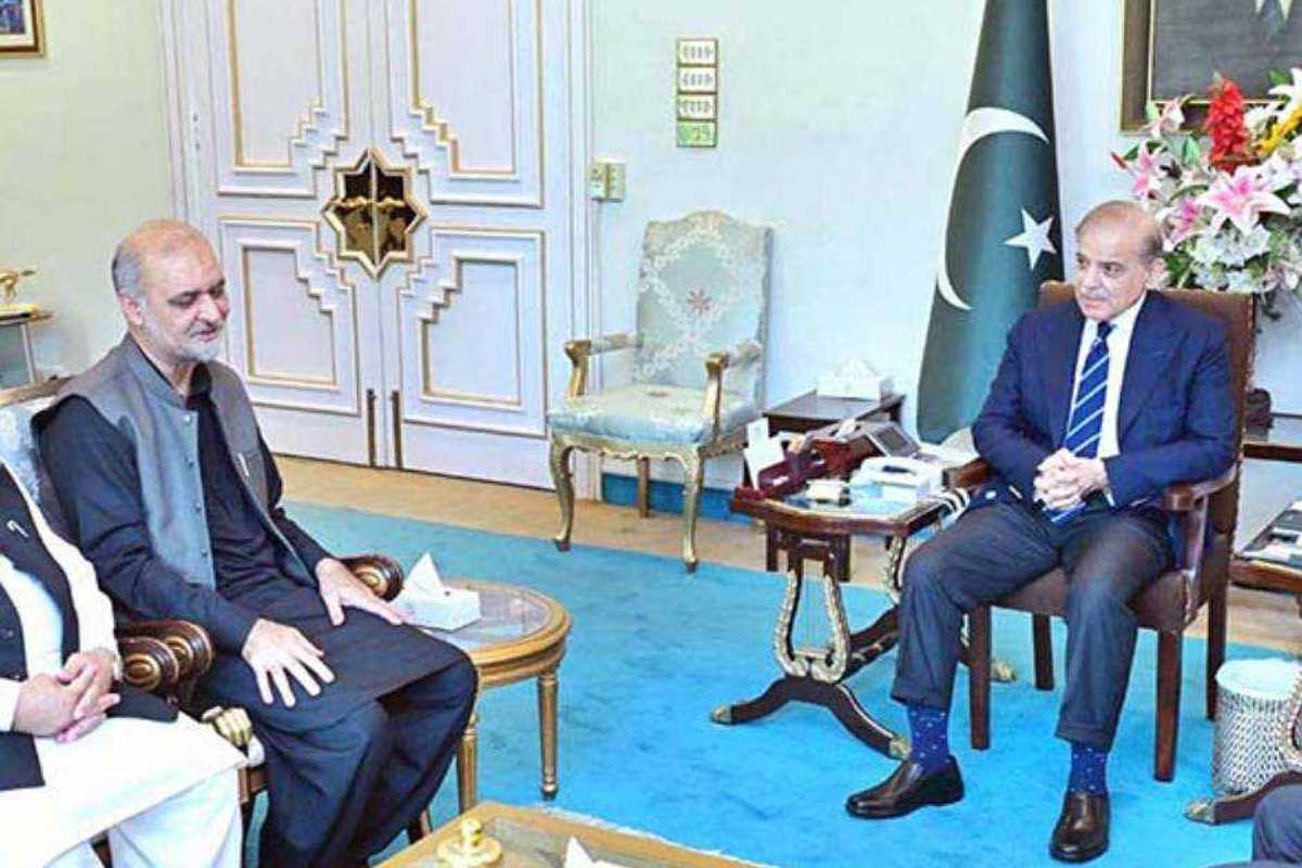 JI pauses Islamabad long march after Shehbaz request, sets October deadline