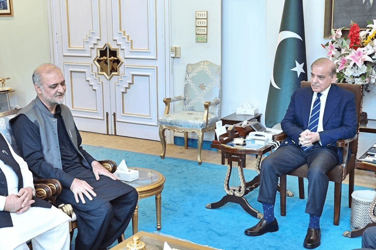 JI pauses Islamabad long march after Shehbaz request, sets October deadline