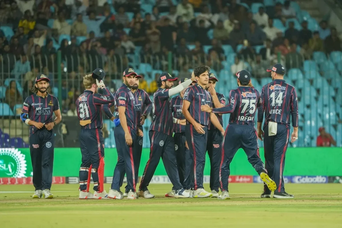 Karachi Kings hold nerve in final-over thriller against Peshawar Zalmi