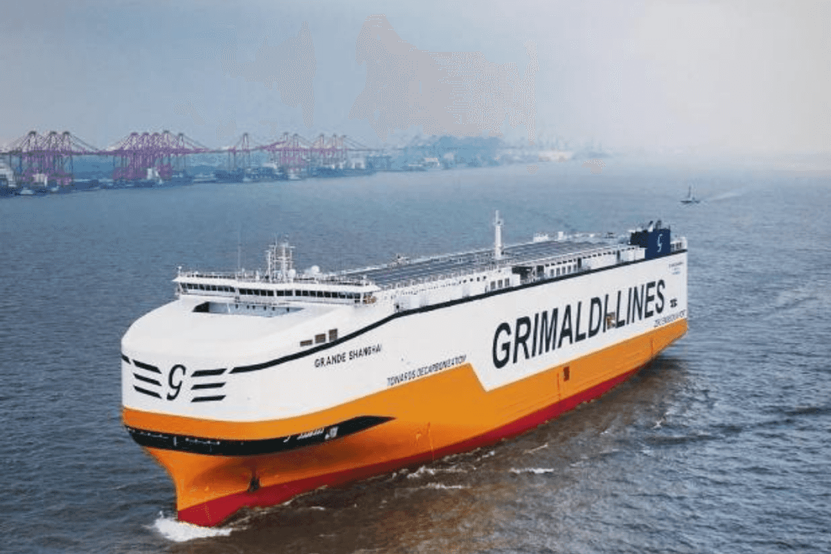 First-ever RoRo vessel carrying 2,000 electric vehicles berths at Karachi Port