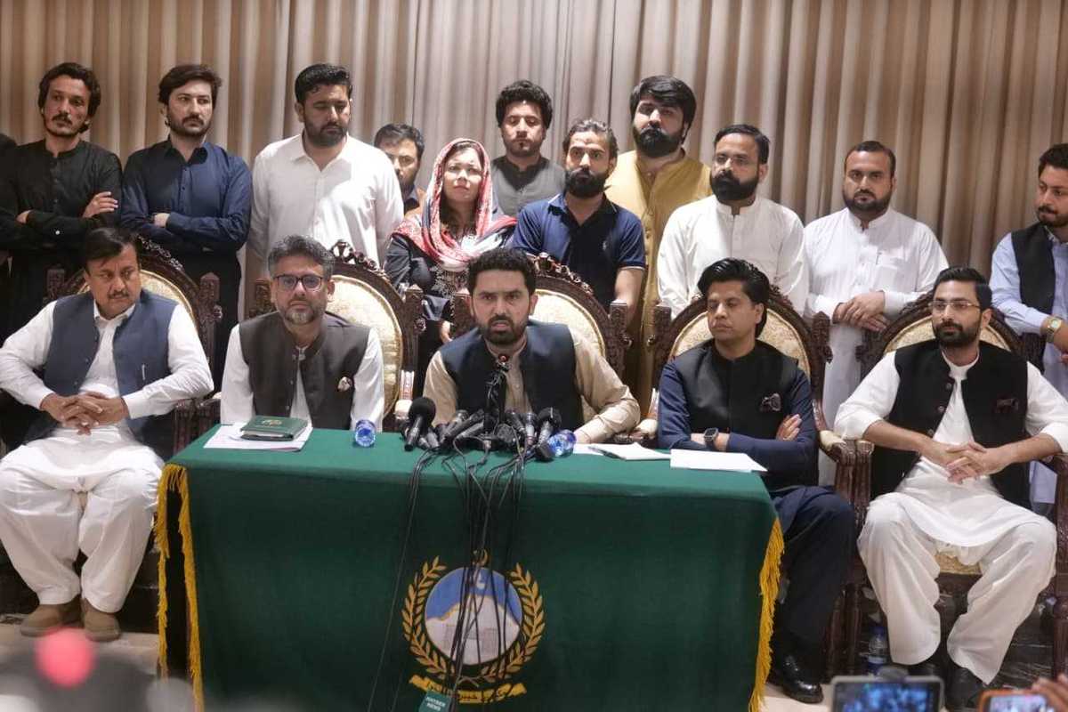Afridi says PTI Oct. 4 march will go ahead despite governor's rule talk