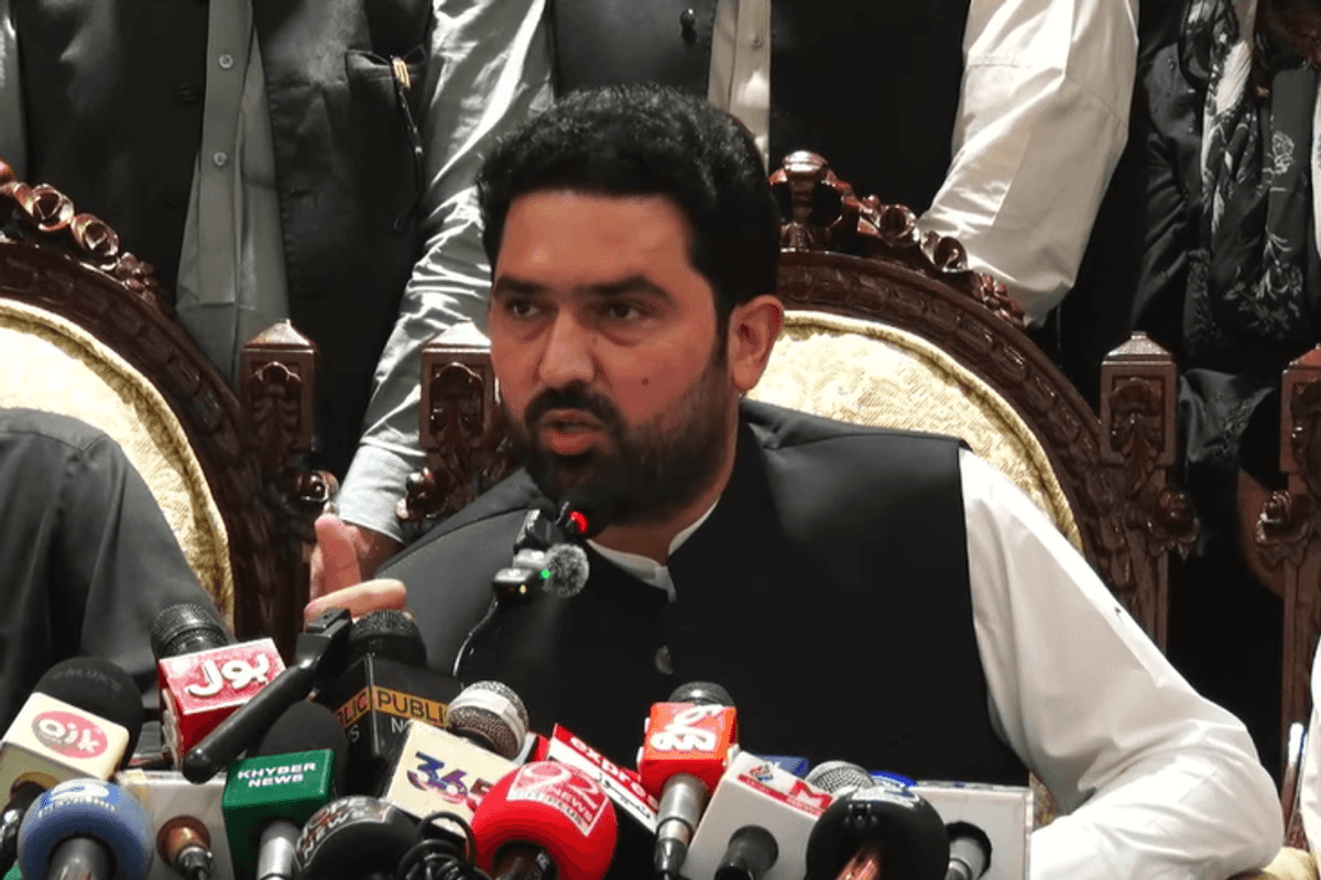 KP CM Afridi says PTI march will go ahead despite road blockades