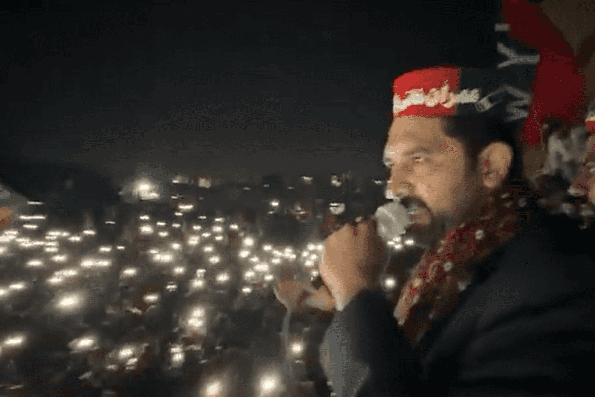 Khyber Pakhtunkhwa CM leads rally at Jinnah's mausoleum in Karachi