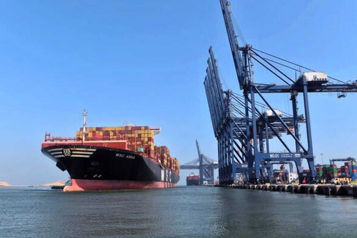 Pakistan official says country plans doubling UAE trade to $20B