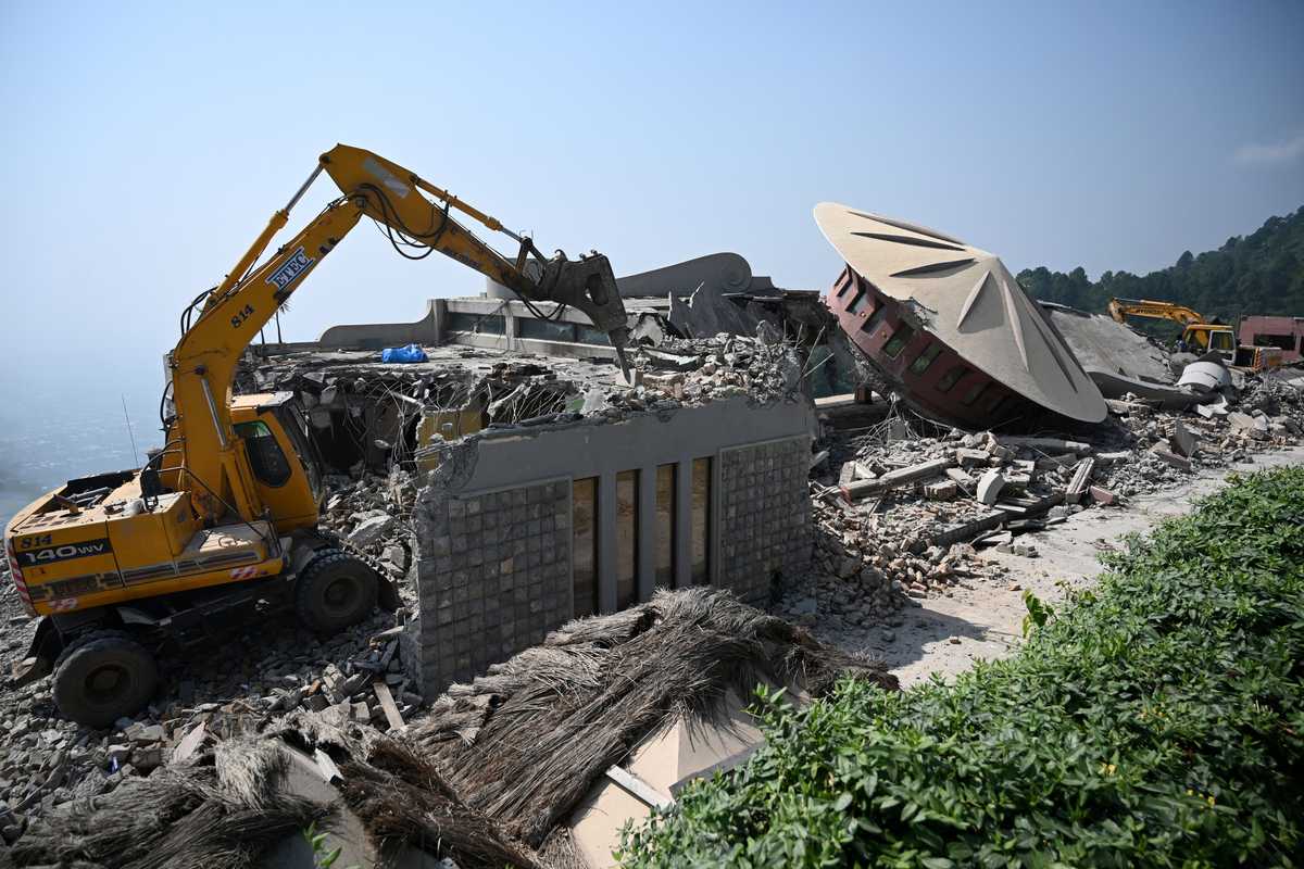 Pakistan’s famous hilltop restaurants lie in ruins amid slow restoration