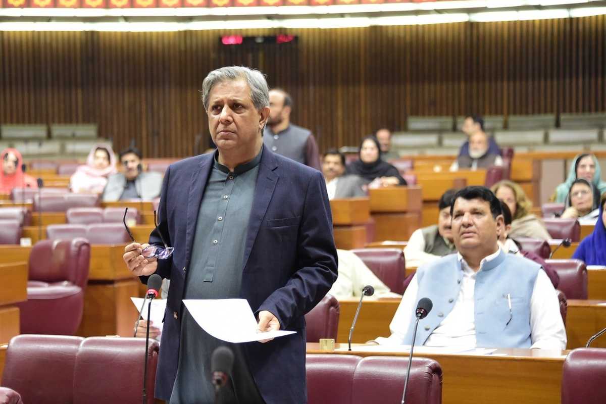 Pakistan Law Minister: Courts should stay out of bureaucrat transfers