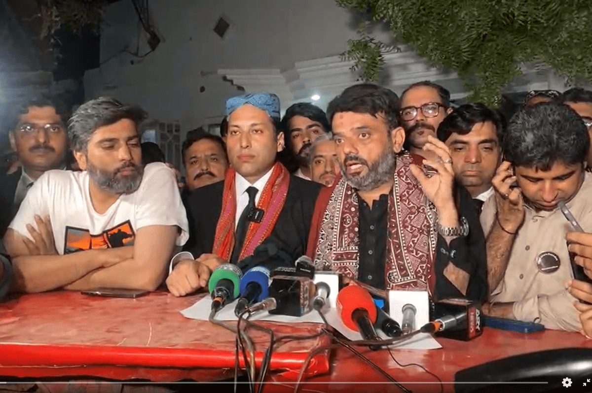 Lawyers end sit-in after Pakistan halts controversial canal projects