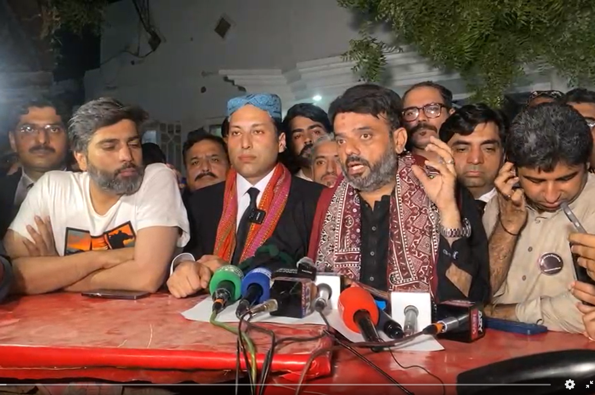 Lawyers end sit-in after Pakistan halts controversial canal projects