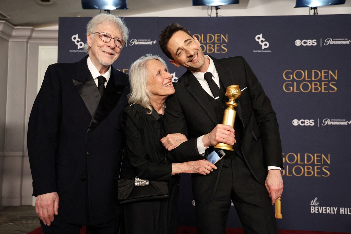 Golden Globes ratings edge up past 10 million