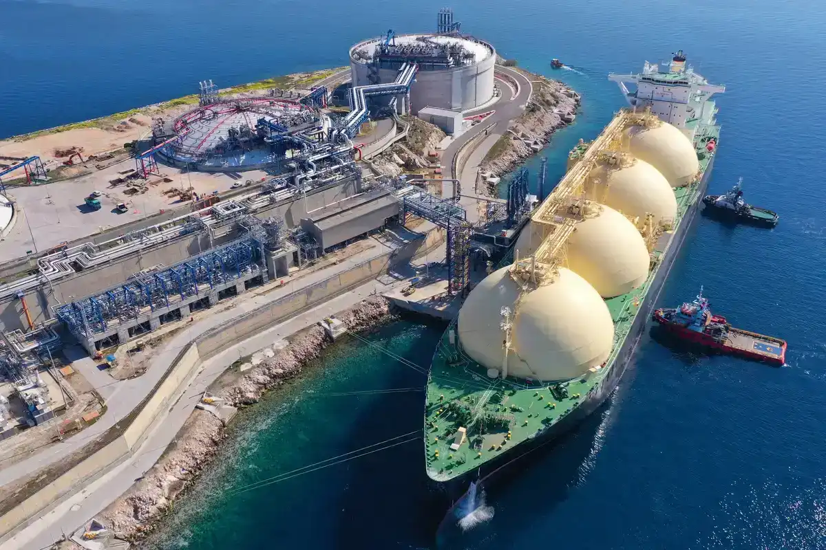 Pakistan LNG invites bids for two spot cargoes amid supply disruptions