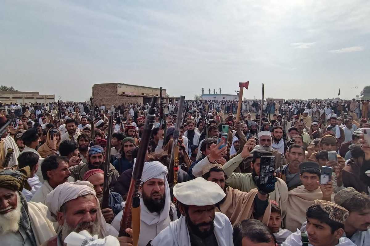 Armed protestors occupy bazaar in Pakistan's Lakki Marwat over water dispute