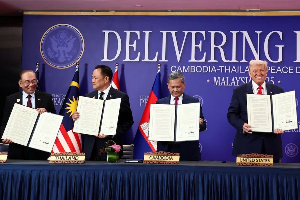 Trump co-signs Thailand-Cambodia ceasefire agreement