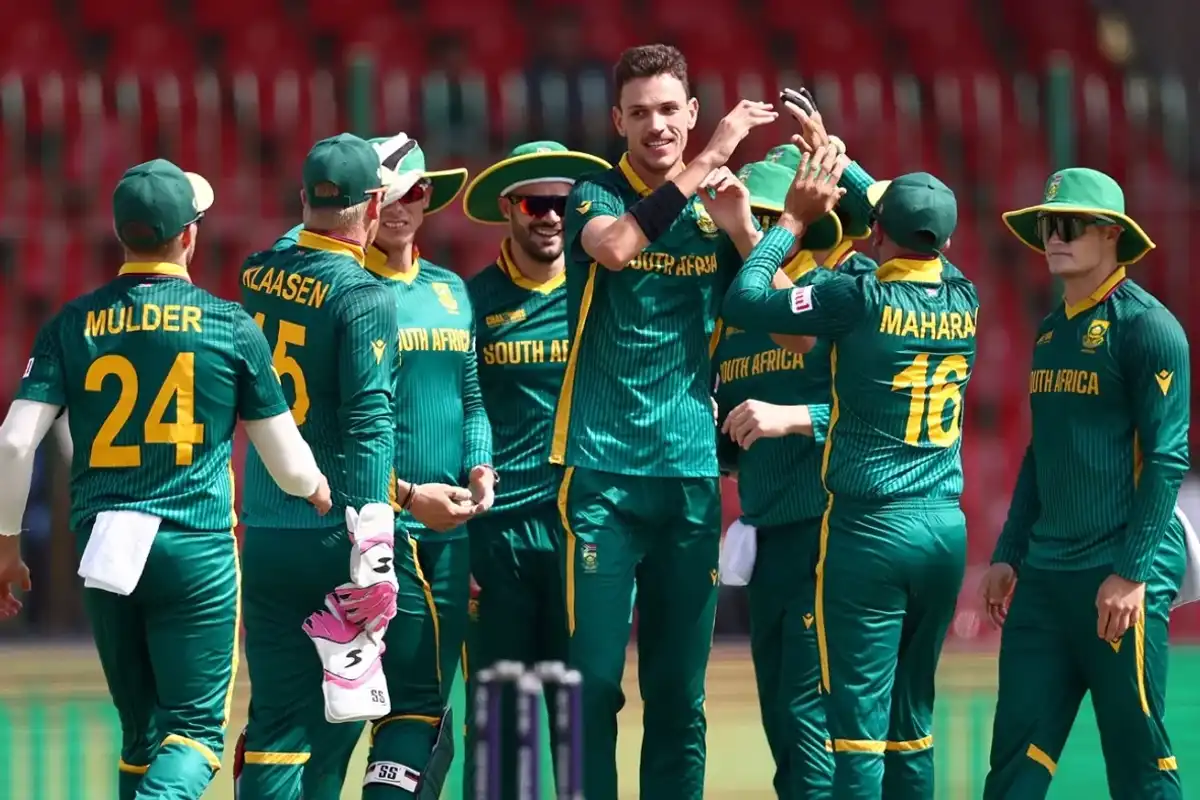 South Africa storm into semis, end England's miserable Champions Trophy campaign
