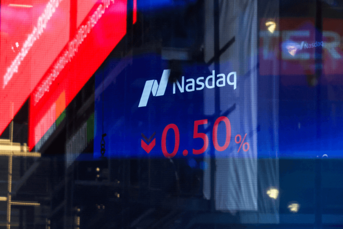 Stocks, dollar sink and gold hits record as Trump tariff panic returns