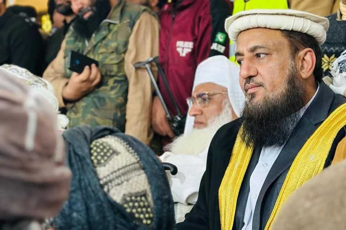 Maulana Rashid-ul-Haq named head of Pakistan's largest seminary