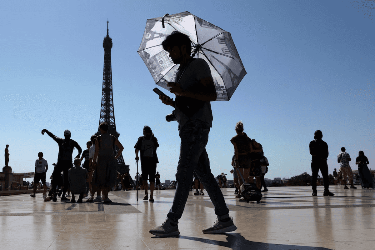 Europe heatwave swamps hospitals, halts parties