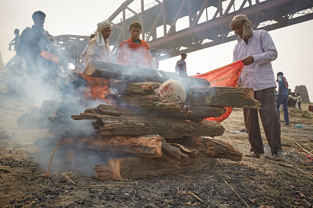 Indian man awakes on funeral pyre