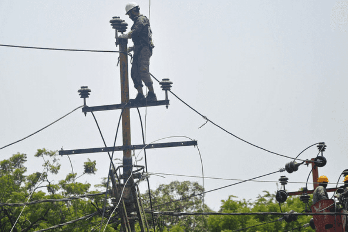 Pakistan electricity users to be slapped with added charge of up to PKR 675